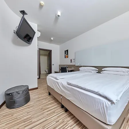 Vacanze 2000 - Adults Only Апарт-отель Мальчезине