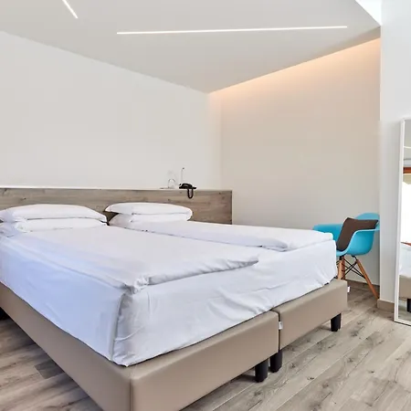 Vacanze 2000 - Adults Only Апарт-отель Мальчезине