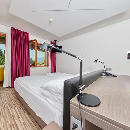 Vacanze 2000 - Adults Only Апарт-отель Мальчезине