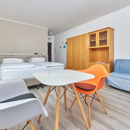 Vacanze 2000 - Adults Only מאלצ'סינה
