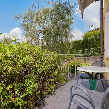 Vacanze 2000 - Adults Only מלון דירות מאלצ'סינה